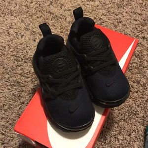 Lightly worn toddler Nike sneakers.